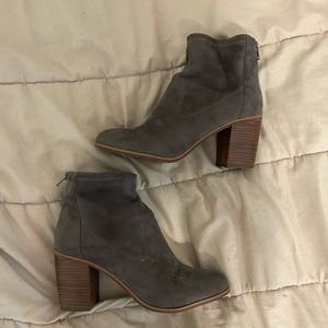 BC healed booties size 8, BARELY WORN!